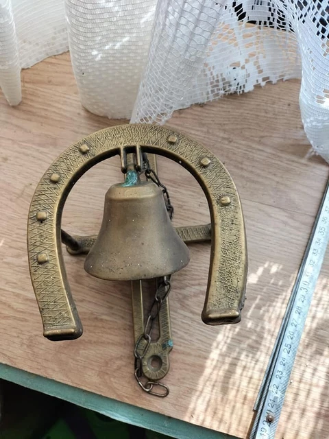 Clochette Murale Vintage Avec Fer à Cheval – Objet Déco Ancien
