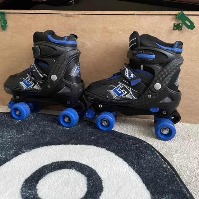 Adults roller skates - adjustable size - Large - UK 5 - 7.5 / Eur 38-41