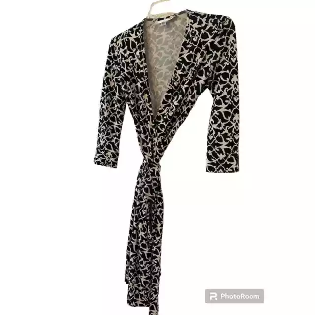 Diane Von Furstenberg Vintage BLACK/WHITE 100% Silk Knit Pattern Wrap Dress SZ 4