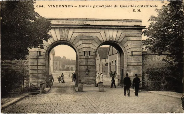 CPA AK Vincennes Entree principale du Quartier d'Artillerie FRANCE (1283127)