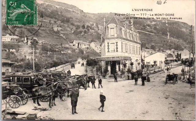 63 LE MONT DORE - vue prise de la gare, les deux avenues.