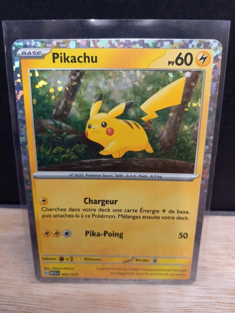 pikachu pokemon card 002/015 Pikachu V Gold 011/015 & Pokeball 002/015 – 25th Golden Box Chinois main image 1