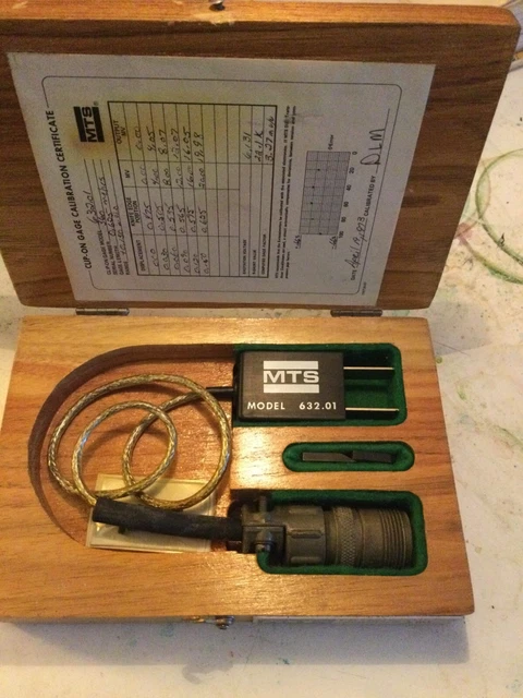 MTS Extensometer model 632.01 Serial no. 360 test equipment