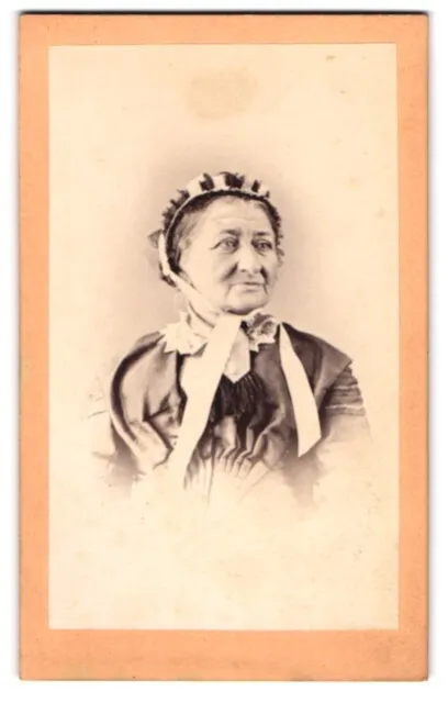 Photography Otto Johnsen, Döbeln, Portrait of Aged Beautiful Woman with Ruffle Headsc