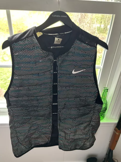 Nike reflective running vest men’s LARGE. RARE Mulitcolor
