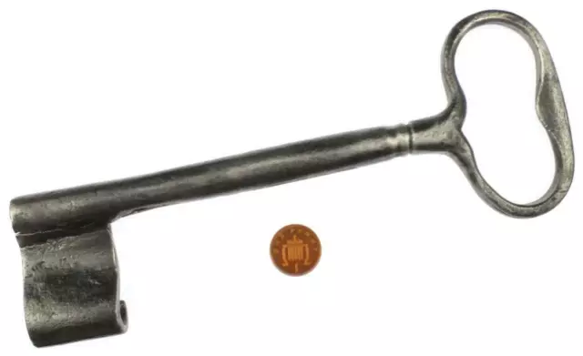Antique Large Key 8¼" (21cm) - 18th Century - ref.k205