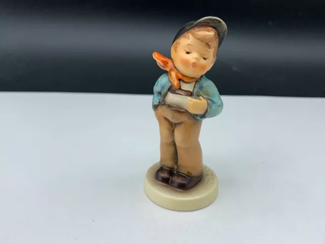 Hummel Figura 560 Un Alegre Gesell 9,8 Cm. 1 Wahl Buen Estado