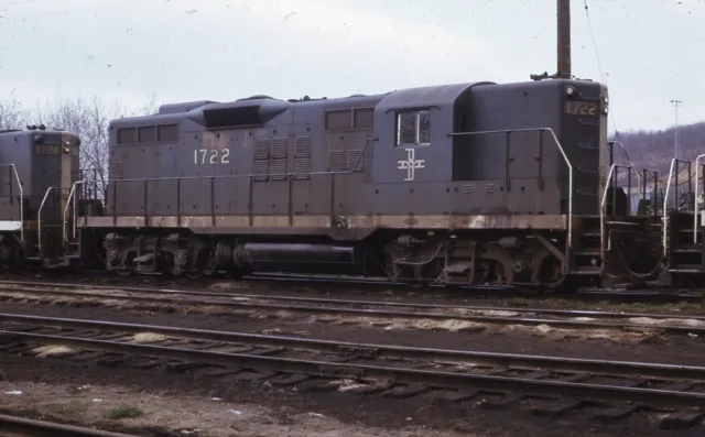 B&M BOSTON AND MAINE Railroad Train Locomotive 1722 Original 1974 Photo Slide