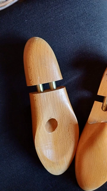 Paire D'embauchoirs En Bois – Forme Ancienne, Pour Chaussures, état Correct
