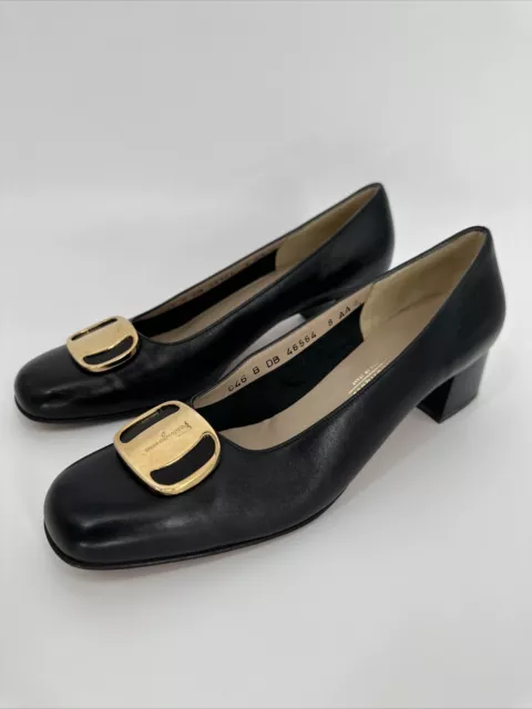 Salvatore Ferragamo Boutique Bow Pumps Patent Leather Shoes Size 8 AA