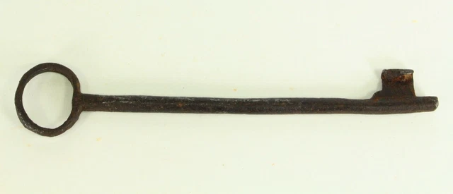 =Antique 18th C. Large Skeleton Key Hand Wrought Iron for Gate Strong Door Chest 2
