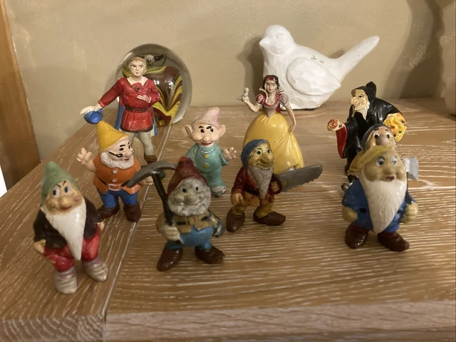Poupée mannequin Blanche Neige SIMBA DISNEY avec les 7 nains
