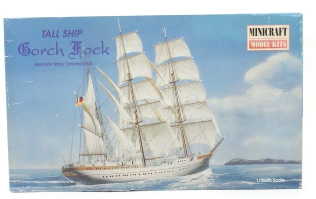 Model kit: Gorch Fock - Two cats and a crazy lady