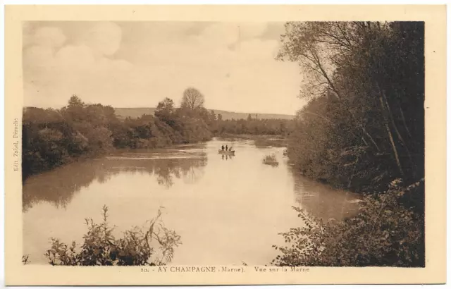 CPA " AY CHAMPAGNE - Vue sur la Marne