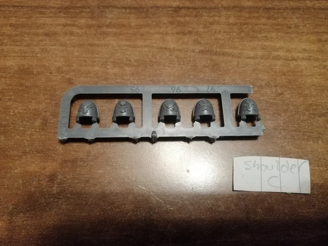 Warhammer 40k Space Marine Kill team Deathwatch Veteran Shoulder pads (C)