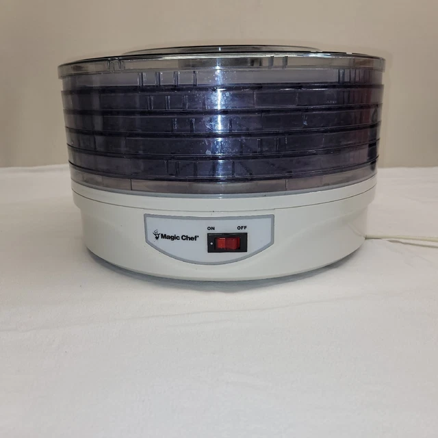 MAGIC CHEF ELECTRIC Food Dehydrator 5 Stackable Trays Excellent Working