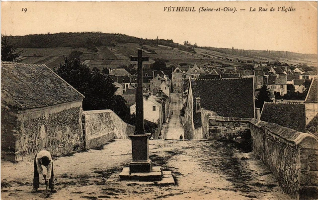 CPA VETHEUIL - La Rue de l'Église (519392)