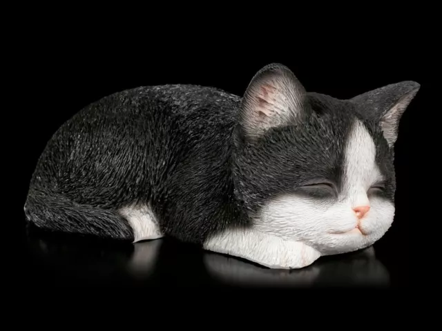 Baby Katzen Figur - Schlafend schwarz-weiß - niedlich Kätzchen Deko Geschenk