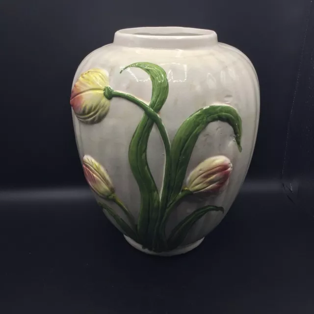 Superbe Ancien Vase en Barbotine Polychrome Décor Floral Tulipes Vintage Italie