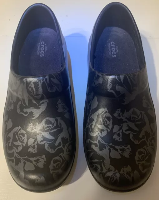 CROCS Black Clogs w/ Silver/Gray Flowers / New Without Tags