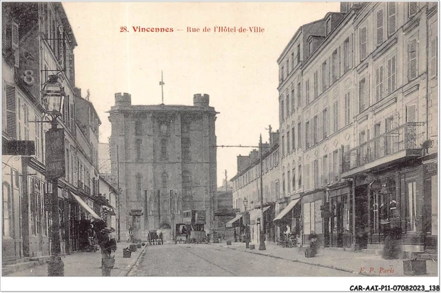 CAR-AAIP11-94-1049 - VINCENNES - Rue de l'hotel de ville