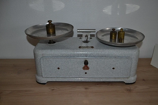 Ancienne petite balance de ménage en aluminium. - Label Emmaüs