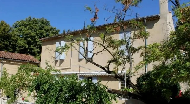 Maison sur domaine de de 390 m2 - GARD - La Roque sur Cèze (Village classé)