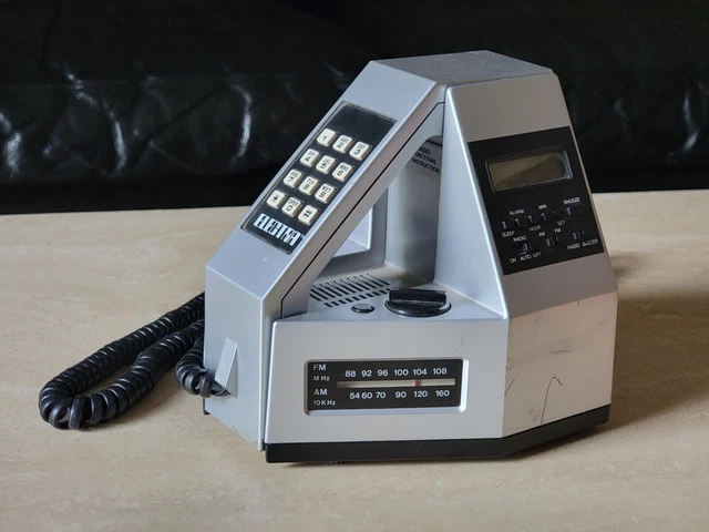Reloj Electra Modelo 4001 FM/AM Radio Teléfono Años 80 Ciencia Fi 1983