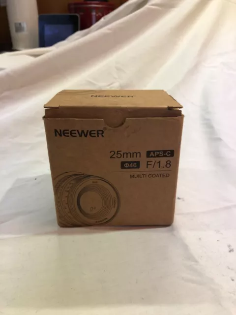 Neewer 25mm f/1.8 Manual Focus Prime Lens for Canon EOS-M