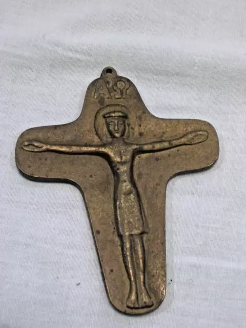 Kreuz Kommunionkreuz Wandkreuz Messing Bronze Jesus am Kreuz AΏ Text: Fest soll