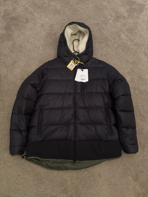 100% AUTHENTIC MONCLER Reversible Goustan Size 5 Xl Large Mens  