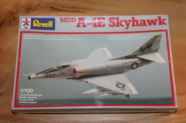 Revell 4014 MDD A-4E Skyhawk 1:100 NEU mit OVP