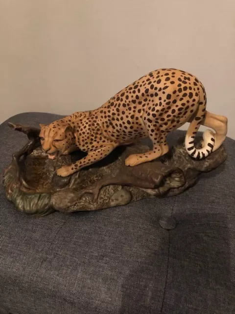 Large Beswick Connoisseur "Cheetah on Rock" Figure #2725 (Vintage, leopard,