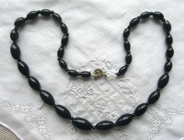 ALTE SCHWARZE KETTE - PERLEN - GLAS - TRAUERSCHMUCK - 41 cm