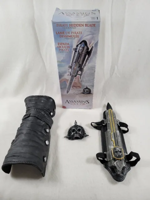 Assassins Creed IV Black Flag Pirate Hidden Blade Arm Sword Toy Costume Cosplay