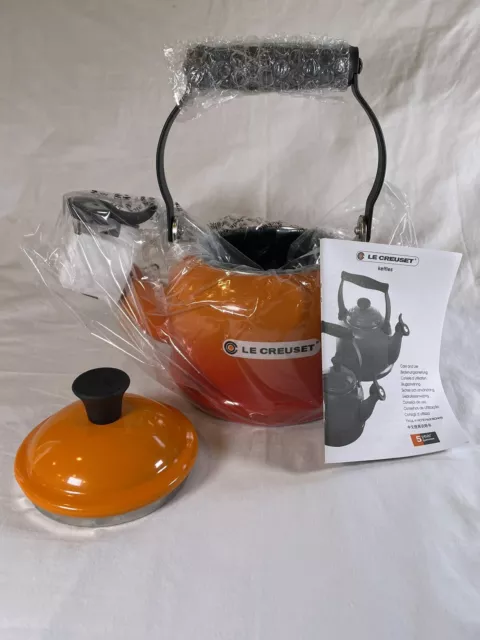 NEW Le Creuset Enamel Steel 1.25 Quart 1L Demi Whistling Tea Kettle Flame Orange