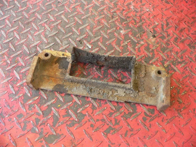Kohler Light Plant Generator 1A21 Cast Iron Lower Radiator Mount