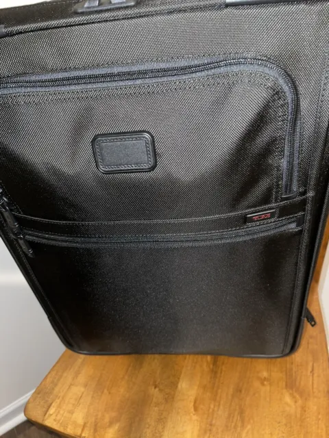 TUMI Alpha 2   Expandable 2-Wheel Carry-On Luggage Suitcase NWT $675.00🔥