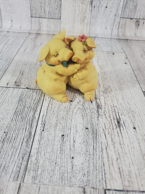 Vintage 1992 Pigsville True Love Pigs Figurine by Ganz V #1310