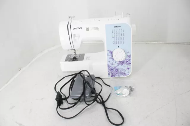 Singer M1000 Sewing Machine with 32 Stitch Applications and