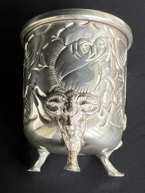 71g Antique Baldwin Miller Sterling Hand Chase Ram Figure Paw Foot Toothpick Cup