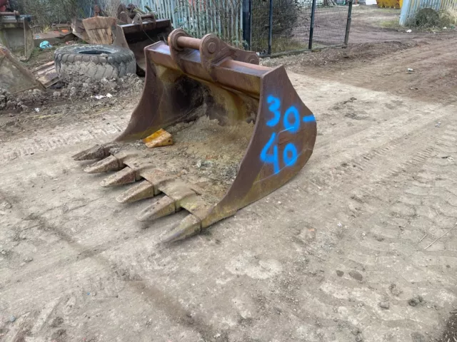 Hill Engineering Bulk Digging Bucket with Teeth 90mm pin 30-40 ton excavator 3