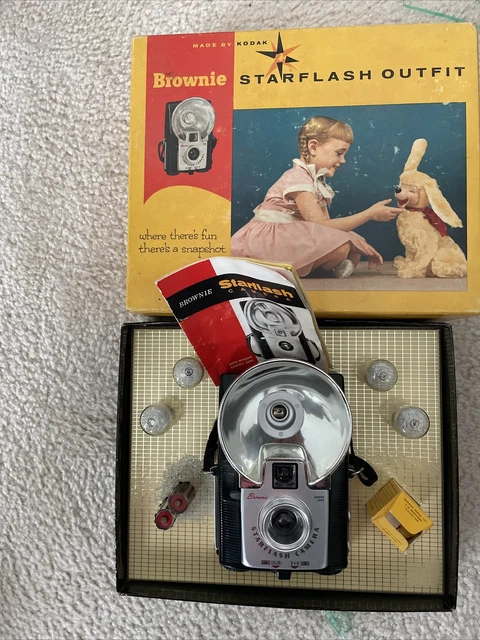 Vintage COMPLETE Brownie Starflash Camera Outfit-Original Box & access. Untested