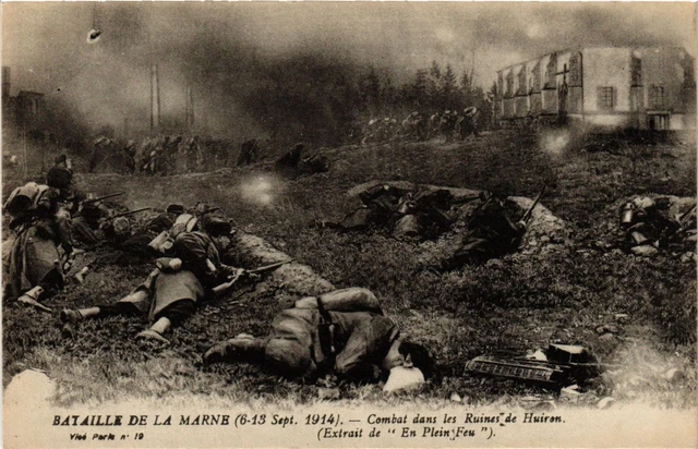 CPA AK Militaire Combat dans les Ruines de Huiron Bataille de la Marne (697604)