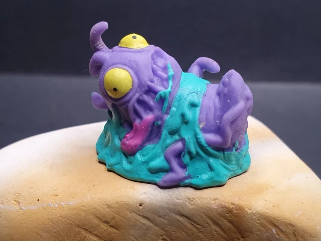 The Trash Pack Series 5 SQUASHED ROACH! ( rare )