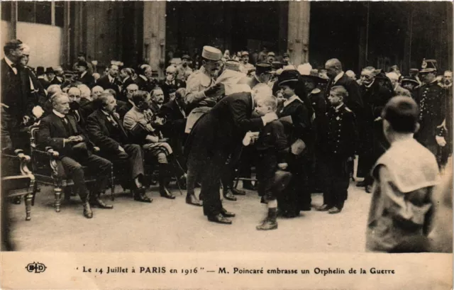 CPA AK Military Poincare Kisses a War Orphan (362468)