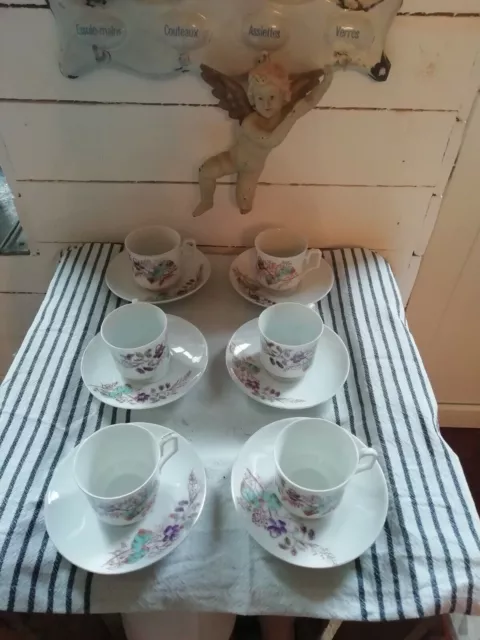 6 Très jolie et ancienne tasse à café  avec soucoupe en porcelaine décor floral
