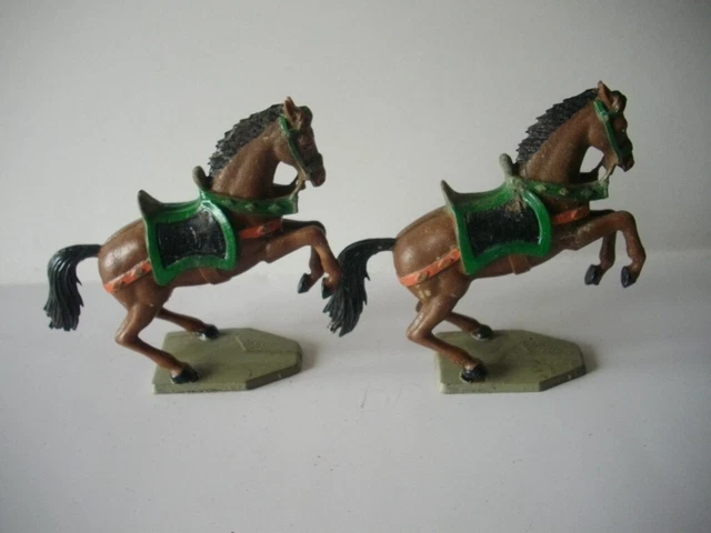 STARLUX INDIEN À Cheval Tenant un Fusil et son Cheval TBE EUR 8,00 - FR