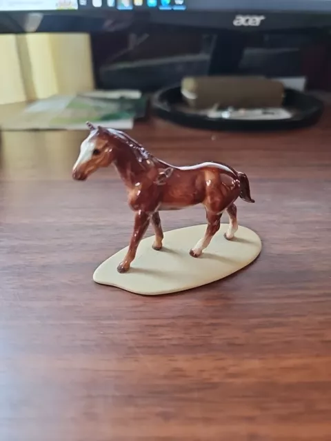 Hagen-Renaker Chestnut Thoroughbred Miniature Horse