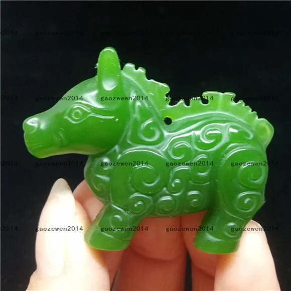 Natural jade Green White jade Pendant Amulet Jasper jewelry statue Horse 马到成功 3